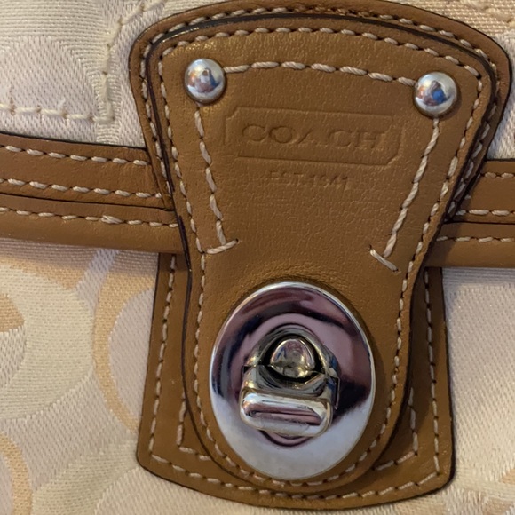 Pre love coach small purse/wallet - Picture 2 of 7